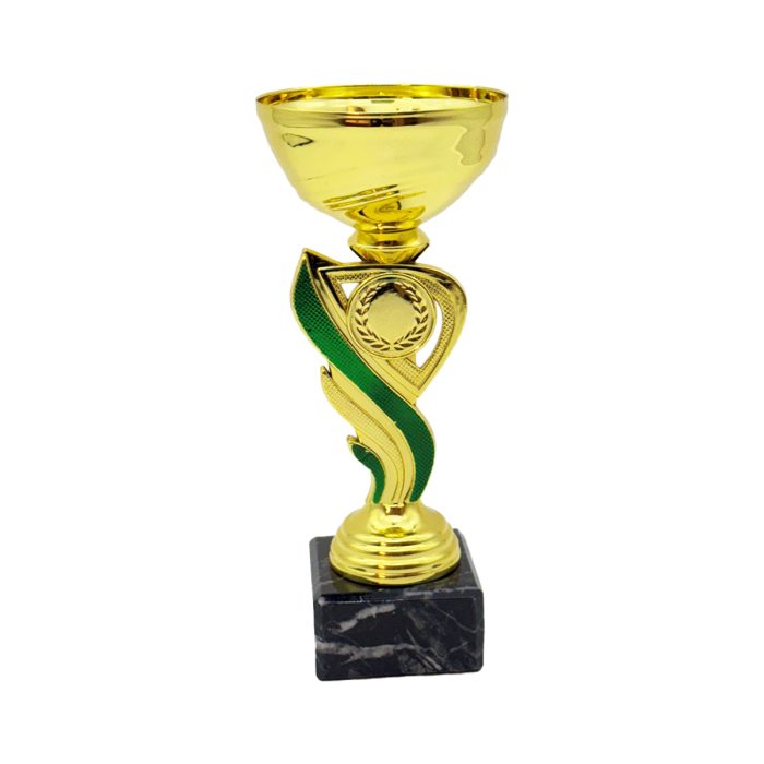 Stilren pokal i guld med grönt inslag på pelaren och svart marmorsockel.