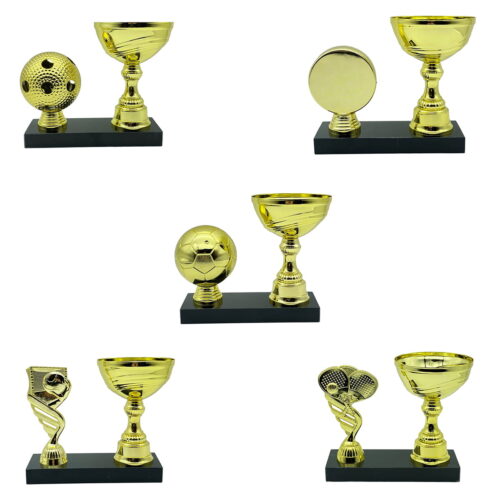 Pokal premio i flera olika sporter, guldpokal med sportstatyett